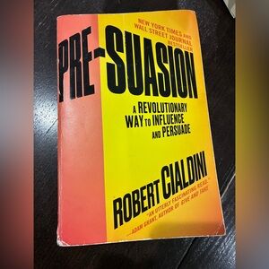 Pre-Suasion by Robert Cialdini Book